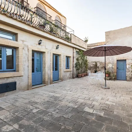 Masseria Costanza Vendicari 度假村 *